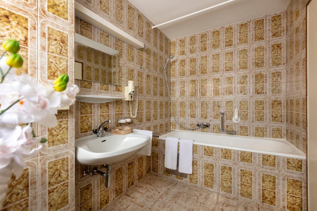 Alpenhof Hotel Зеефелд в Тирол Екстериор снимка